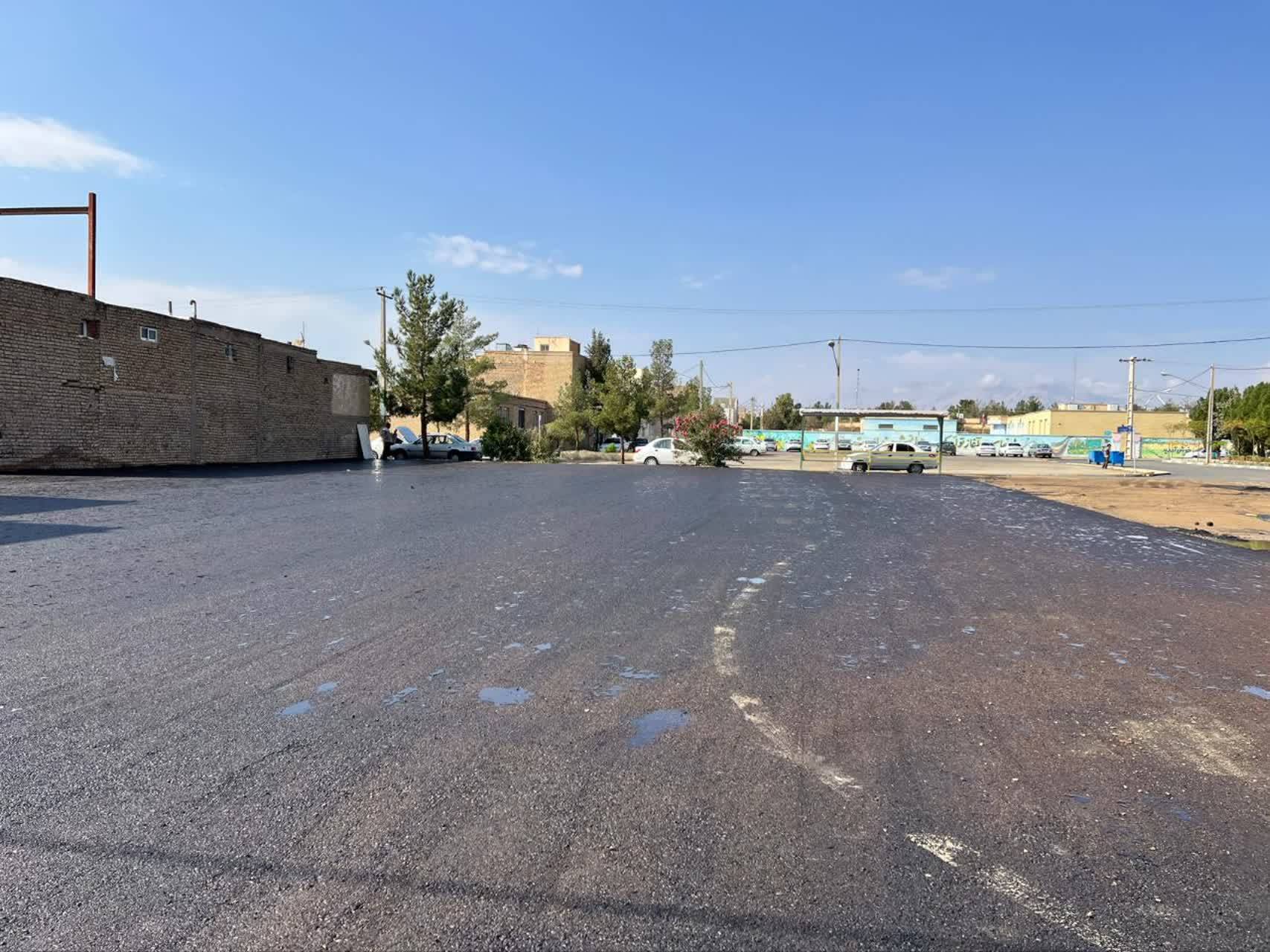 اجرای عملیات روکش آسفالت در شهرک بهارستان دامغان